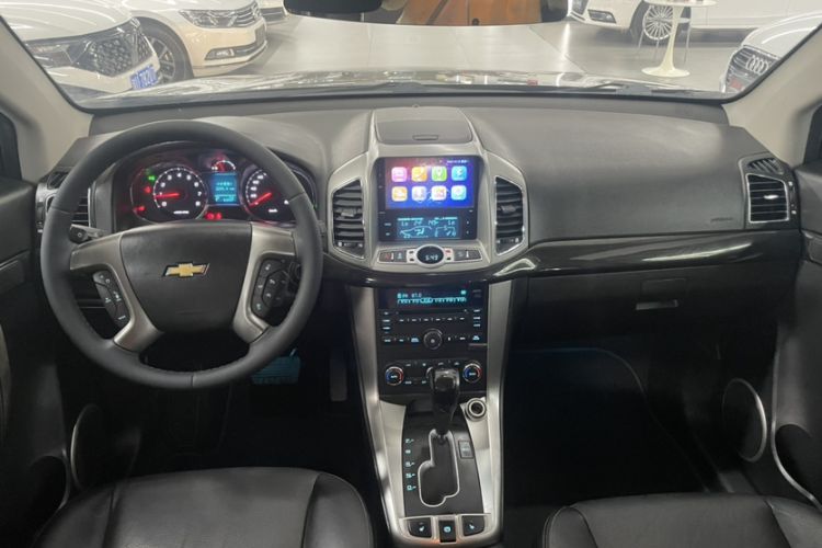 Used Chevrolet Captiva 2017 2.4L 4x4 Flagship Edition 7-Seater Interior 2