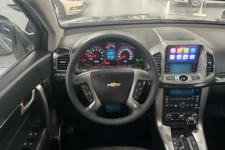 Used Chevrolet Captiva 2017 2.4L 4x4 Flagship Edition 7-Seater Interior 3