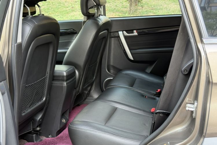 Used Chevrolet Captiva 2017 2.4L Two-Wheel Drive Luxury Edition 7 Seats Interior 3