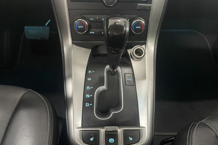 Used Chevrolet Captiva 2017 2.4L 4x4 Flagship Edition 7-Seater Interior 4