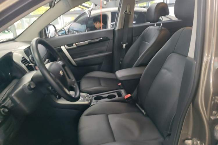 Used Chevrolet Captiva 2017 2.4L 4x4 Flagship Edition 7-Seater Left Front Seat