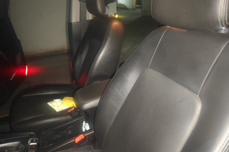 Used Chevrolet Captiva 2017 2.4L 4x4 Flagship Edition 7-Seater Left Front Seat