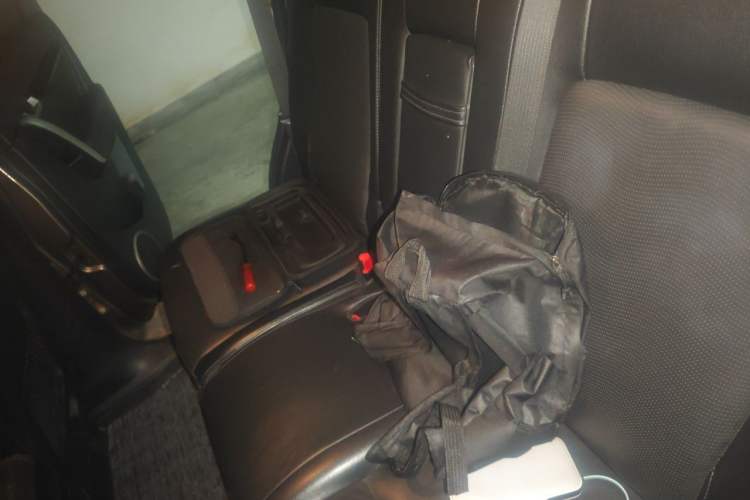 Used Chevrolet Captiva 2017 2.4L 4x4 Flagship Edition 7-Seater Left Rear Seat