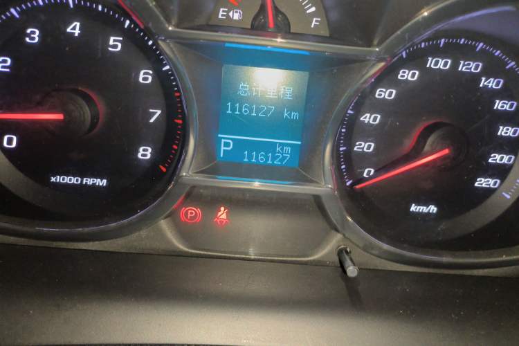 Used Chevrolet Captiva 2017 2.4L 4x4 Flagship Edition 7-Seater Odometer Close Up