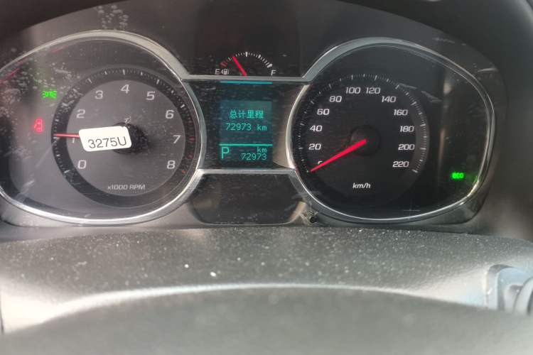 Used Chevrolet Captiva 2017 2.4L 4x4 Flagship Edition 7-Seater Odometer Close Up