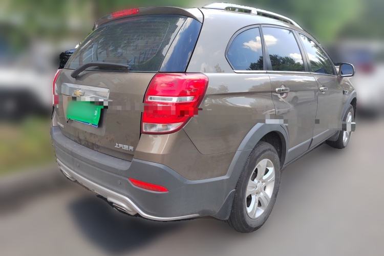 Used Chevrolet Captiva 2017 2.4L Two-Wheel Drive Urban Version 7 Seats Rear Right 45 Deg