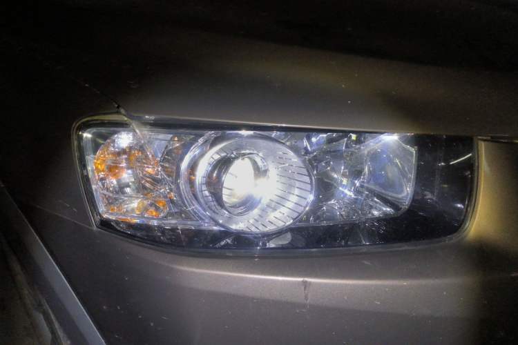 Used Chevrolet Captiva 2017 2.4L 4x4 Flagship Edition 7-Seater Right Front Headlight