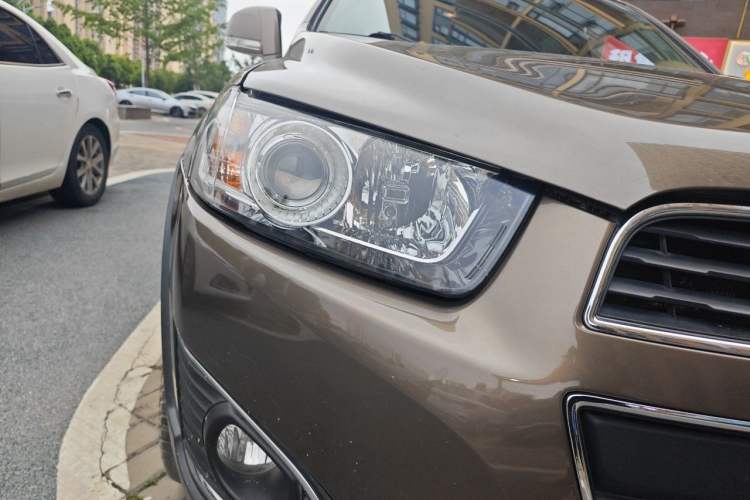 Used Chevrolet Captiva 2017 2.4L 4x4 Flagship Edition 7-Seater Right Front Headlight