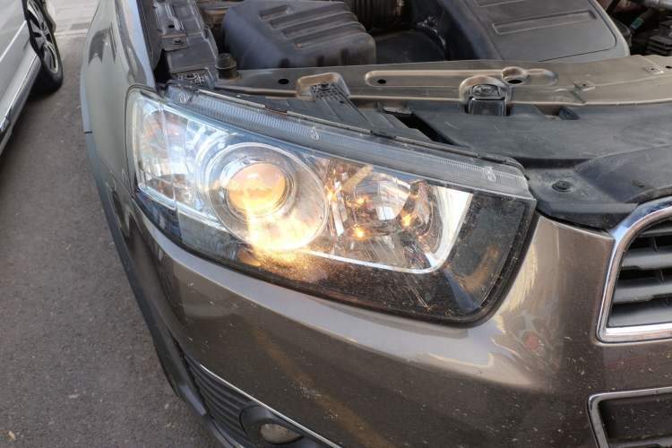 Used Chevrolet Captiva 2017 2.4L 4x4 Flagship Edition 7-Seater Right Front Headlight
