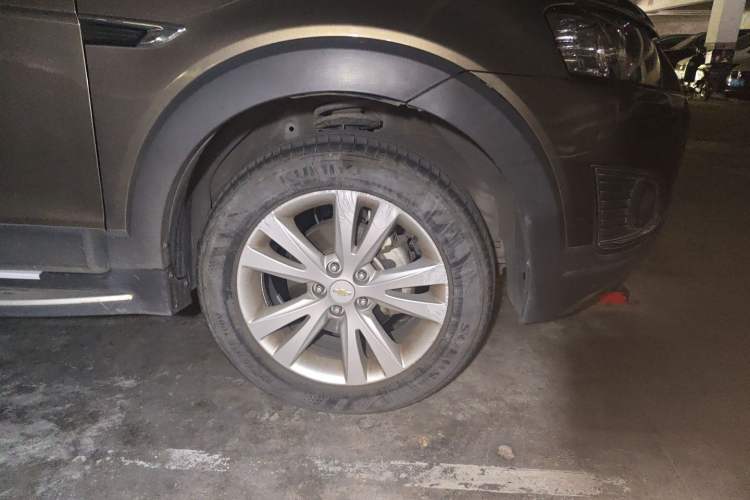 Used Chevrolet Captiva 2017 2.4L 4x4 Flagship Edition 7-Seater Right Front Wheel Hub
