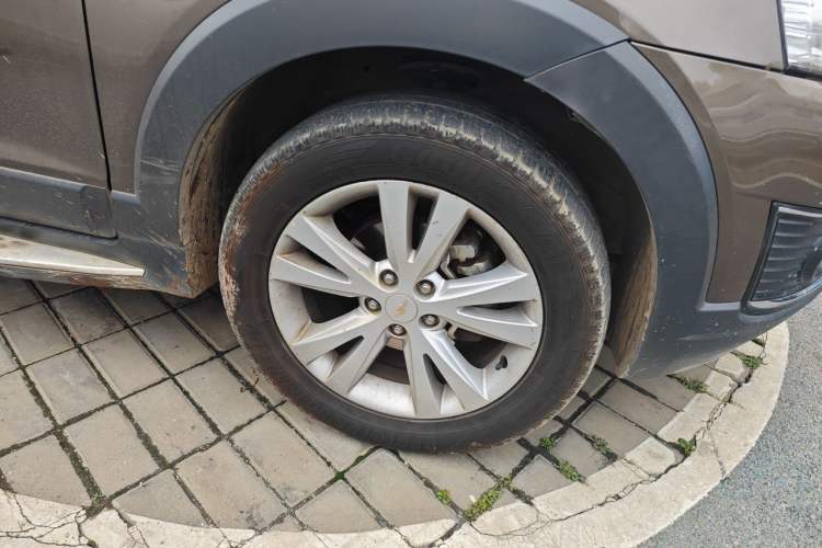 Used Chevrolet Captiva 2017 2.4L 4x4 Flagship Edition 7-Seater Right Front Wheel Hub