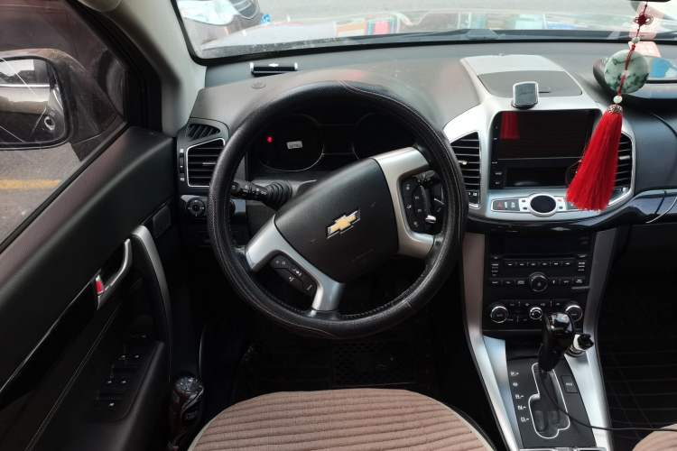 Used Chevrolet Captiva 2017 2.4L 4x4 Flagship Edition 7-Seater Steering Wheel