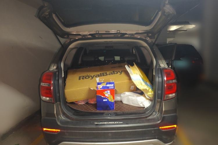 Used Chevrolet Captiva 2017 2.4L 4x4 Flagship Edition 7-Seater Trunk