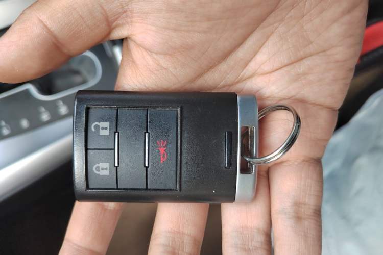 Used Chevrolet Captiva 2017 2.4L Two-Wheel Drive Urban Version 7 Seats Vehicle Key