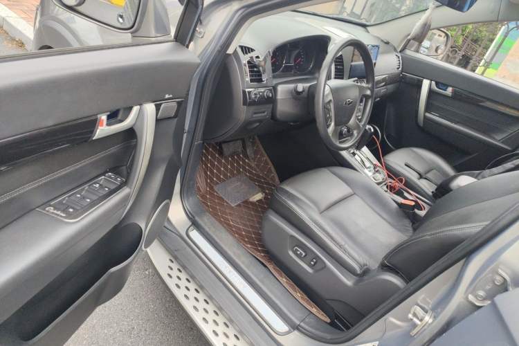 Used Chevrolet Captiva 2017 2.4L Two-Wheel Drive Luxury Edition 7 Seats Driver Seat