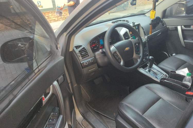 Used Chevrolet Captiva 2017 2.4L 4x4 Flagship Edition 7-Seater Driver Seat