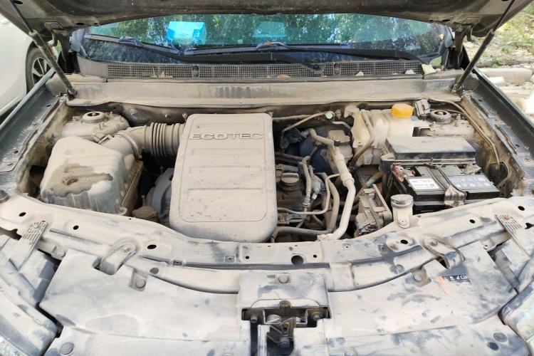 Used Chevrolet Captiva 2017 2.4L 4x4 Flagship Edition 7-Seater Engine Bay