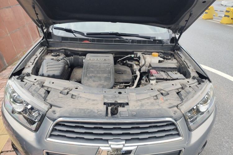 Used Chevrolet Captiva 2017 2.4L Two-Wheel Drive Luxury Edition 7 Seats Engine Bay