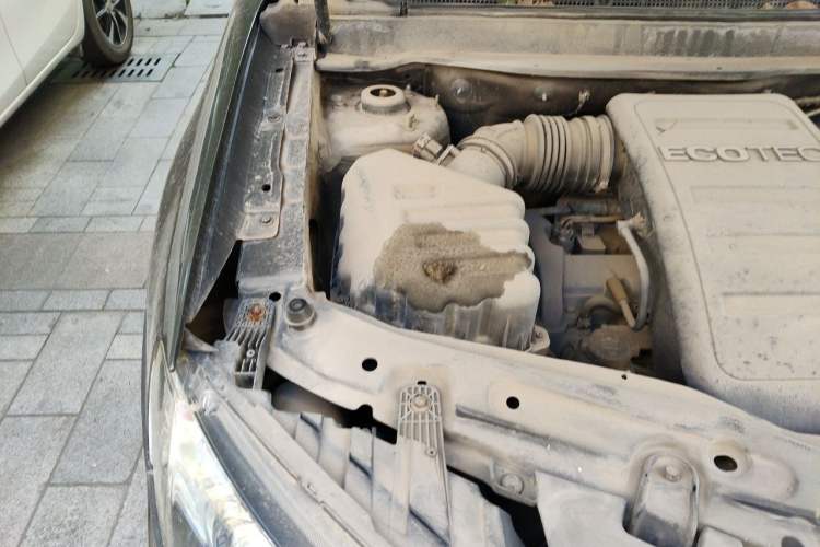 Used Chevrolet Captiva 2017 2.4L 4x4 Flagship Edition 7-Seater Engine Bay Right
