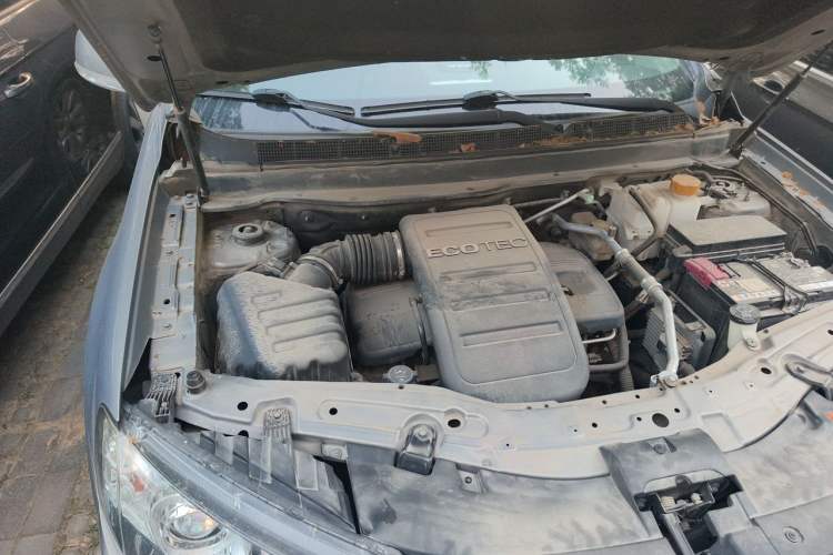 Used Chevrolet Captiva 2017 2.4L 4x4 Flagship Edition 7-Seater Engine Bay Right