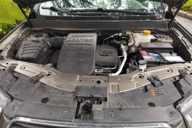 Used Chevrolet Captiva 2017 2.4L Two-Wheel Drive Luxury Edition 7 Seats Engine Bay