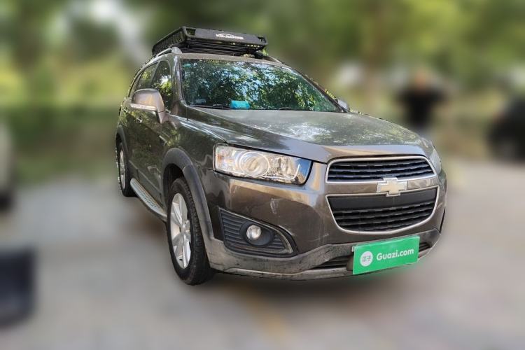 Used Chevrolet Captiva 2017 2.4L 4x4 Flagship Edition 7-Seater Front Right 45 Deg