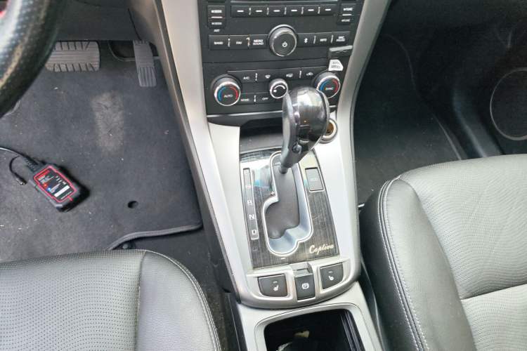 Used Chevrolet Captiva 2017 2.4L Two-Wheel Drive Luxury Edition 7 Seats Gear Lever