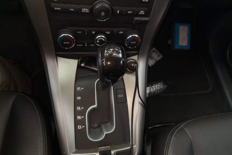 Used Chevrolet Captiva 2017 2.4L Two-Wheel Drive Luxury Edition 7 Seats Gear Lever