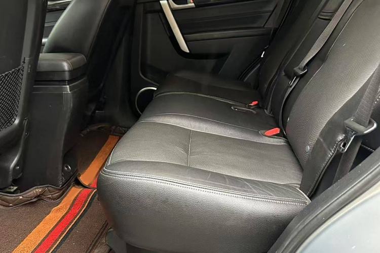 Used Chevrolet Captiva 2017 2.4L Two-Wheel Drive Luxury Edition 7 Seats Interior 3