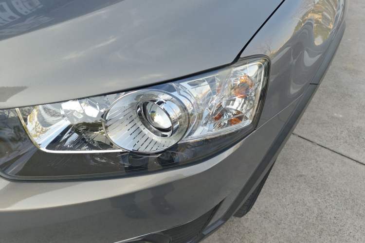 Used Chevrolet Captiva 2017 2.4L Two-Wheel Drive Luxury Edition 7 Seats Left Front Headlight