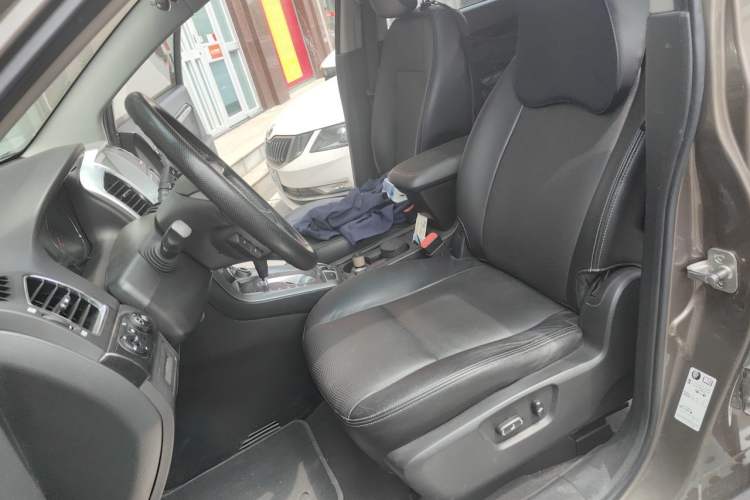 Used Chevrolet Captiva 2017 2.4L 4x4 Flagship Edition 7-Seater Left Front Seat