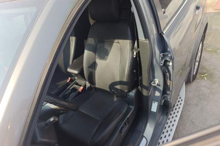 Used Chevrolet Captiva 2017 2.4L Two-Wheel Drive Luxury Edition 7 Seats Left Front Seat