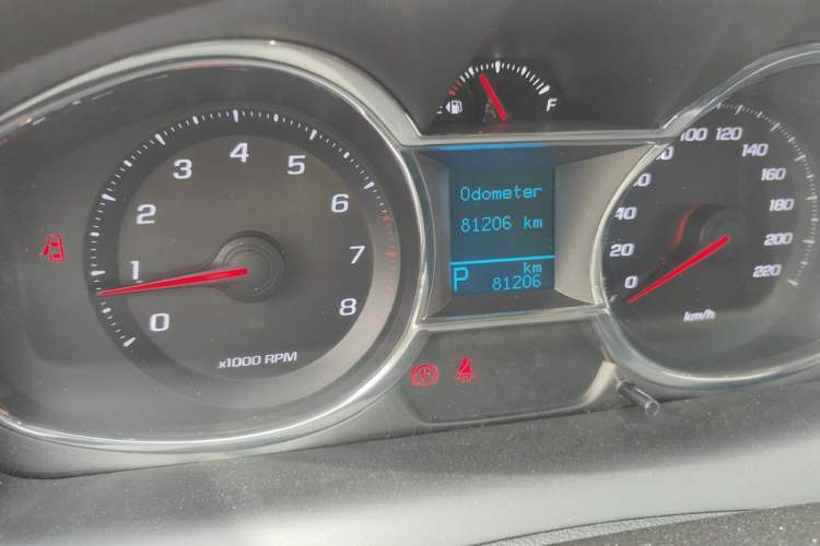 Used Chevrolet Captiva 2017 2.4L 4x4 Flagship Edition 7-Seater Odometer Close Up