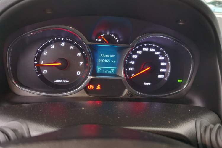 Used Chevrolet Captiva 2017 2.4L Two-Wheel Drive Luxury Edition 7 Seats Odometer Close Up