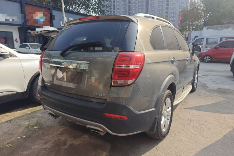 Used Chevrolet Captiva 2017 2.4L Two-Wheel Drive Luxury Edition 7 Seats Rear Right 45 Deg