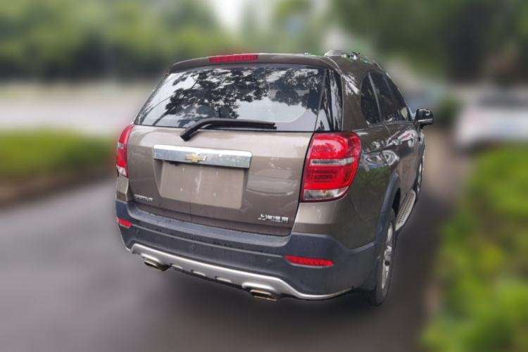 Used Chevrolet Captiva 2017 2.4L Two-Wheel Drive Luxury Edition 7 Seats Rear Right 45 Deg