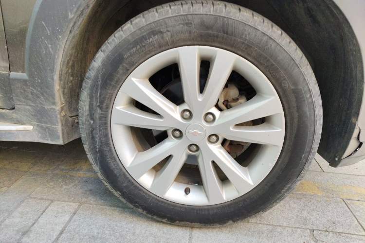 Used Chevrolet Captiva 2017 2.4L 4x4 Flagship Edition 7-Seater Right Front Wheel Hub
