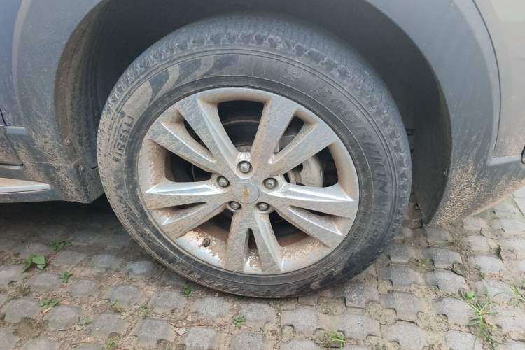 Used Chevrolet Captiva 2017 2.4L 4x4 Flagship Edition 7-Seater Right Front Wheel Hub