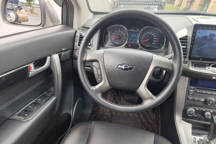 Used Chevrolet Captiva 2017 2.4L Two-Wheel Drive Luxury Edition 7 Seats Steering Wheel