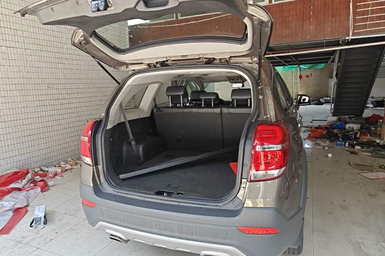 Used Chevrolet Captiva 2017 2.4L Two-Wheel Drive Luxury Edition 7 Seats Trunk
