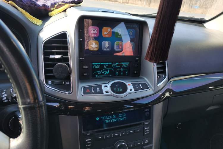Used Chevrolet Captiva 2017 2.4L 4x4 Flagship Edition 7-Seater Audio And AC Panel