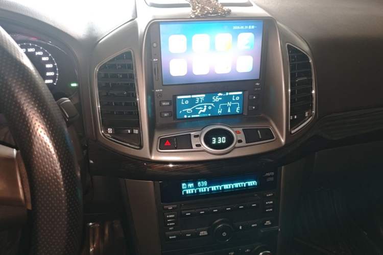 Used Chevrolet Captiva 2017 2.4L Two-Wheel Drive Luxury Edition 7 Seats Audio And AC Panel