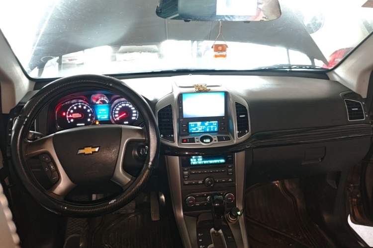 Used Chevrolet Captiva 2017 2.4L Two-Wheel Drive Luxury Edition 7 Seats Center Console