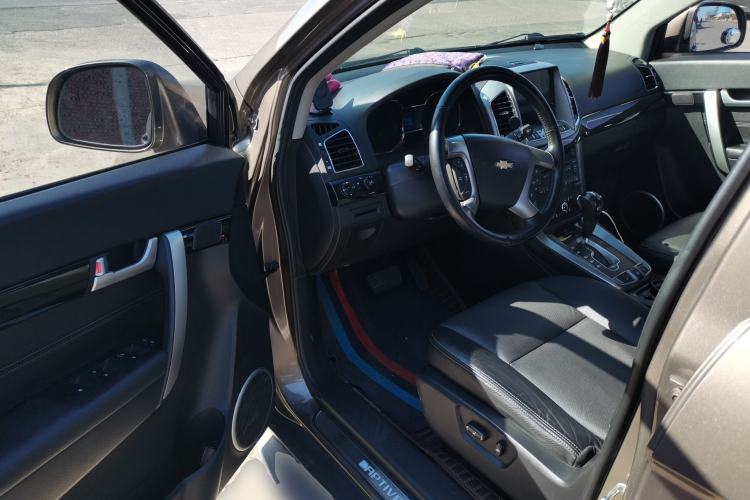 Used Chevrolet Captiva 2017 2.4L 4x4 Flagship Edition 7-Seater Driver Seat