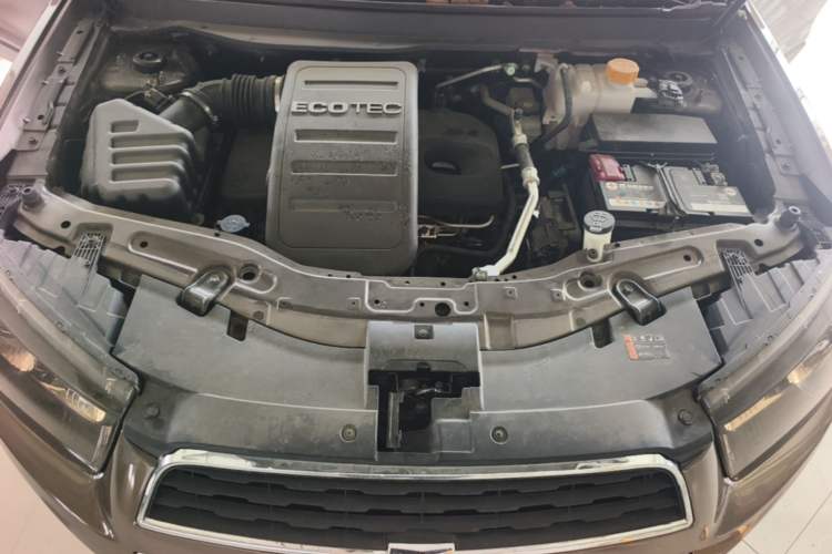 Used Chevrolet Captiva 2017 2.4L Two-Wheel Drive Luxury Edition 7 Seats Engine Bay