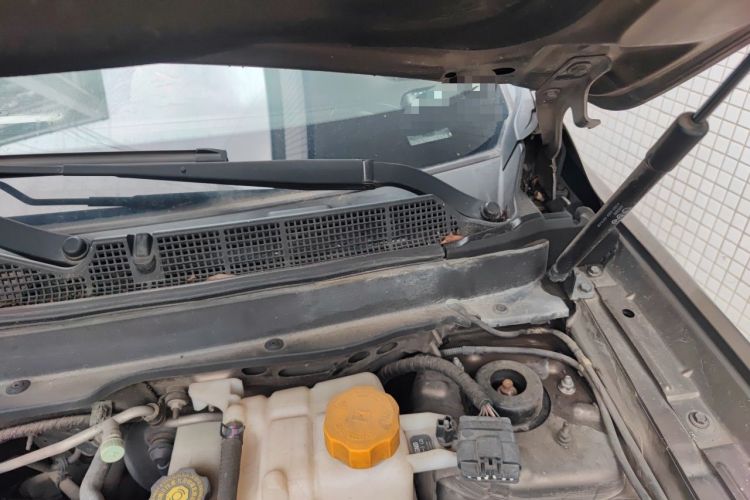Used Chevrolet Captiva 2017 2.4L 4x4 Flagship Edition 7-Seater Engine Bay Left