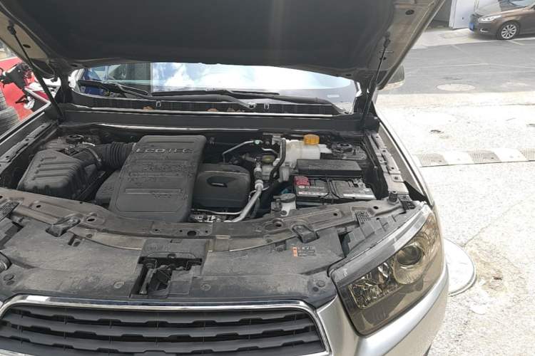 Used Chevrolet Captiva 2017 2.4L Two-Wheel Drive Luxury Edition 7 Seats Engine Bay Left
