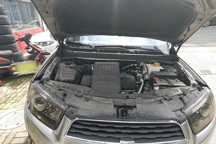 Used Chevrolet Captiva 2017 2.4L Two-Wheel Drive Luxury Edition 7 Seats Engine Bay Right
