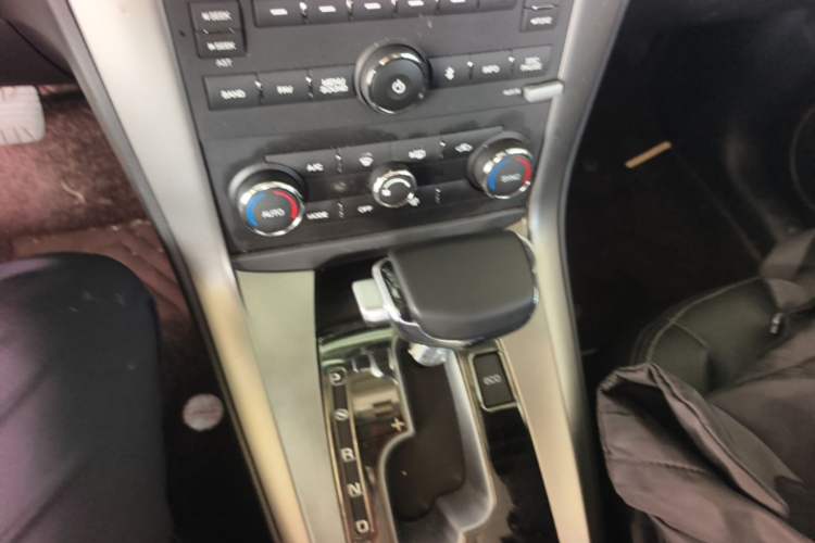 Used Chevrolet Captiva 2017 2.4L Two-Wheel Drive Luxury Edition 7 Seats Gear Lever