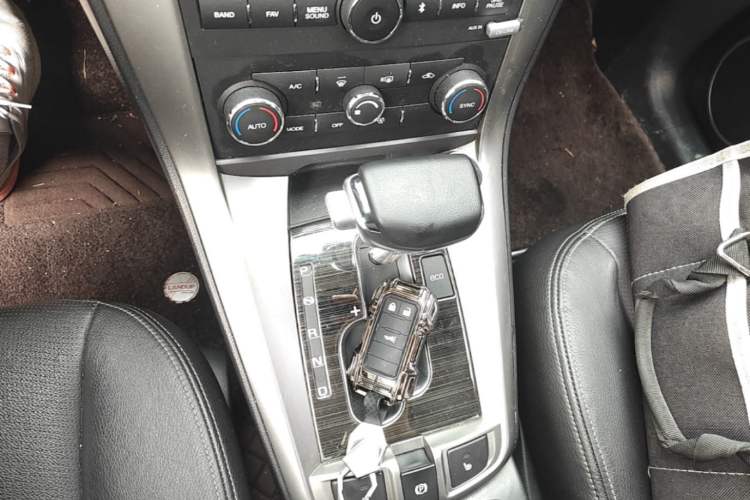 Used Chevrolet Captiva 2017 2.4L Two-Wheel Drive Luxury Edition 7 Seats Gear Lever